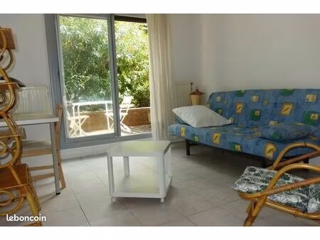 t1 meuble avec terrasse proche place jeanne d'arc bon standing