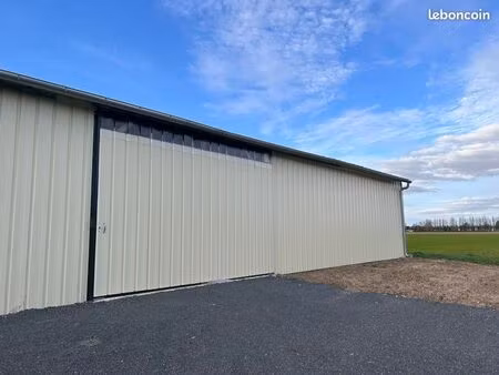 hangar / box à louer