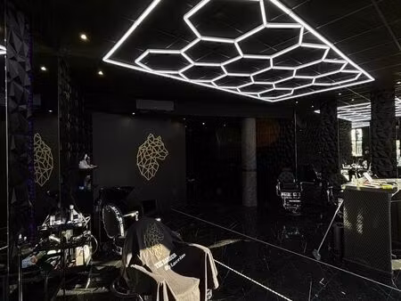 local commercial / salon de coiffure – toutes activités possibles