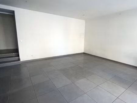 local commercial 23 m² sete