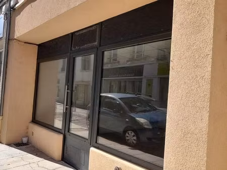 location local commercial