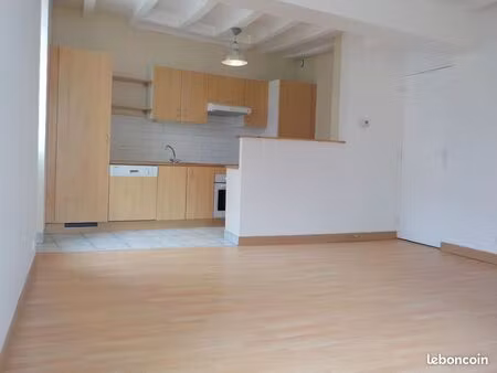 loue appartement t3 de 71m² à etriché