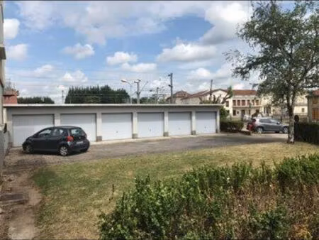 loue garage de 14 m2 proche de la gare