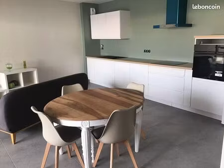 t3 meublé neuf avec terrasse 16m²  garage + cave – 60 m² – centre feurs