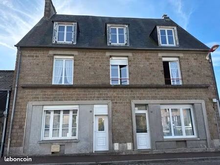 maison du bourg proche des commodités  avec jardin et garage
