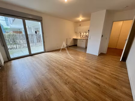 location appartement 1 pièce 32 m² à cergy (95800)