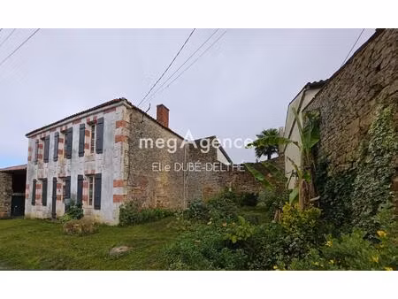 maison en pierres de 1876 proche de saint-jean-d'hermine