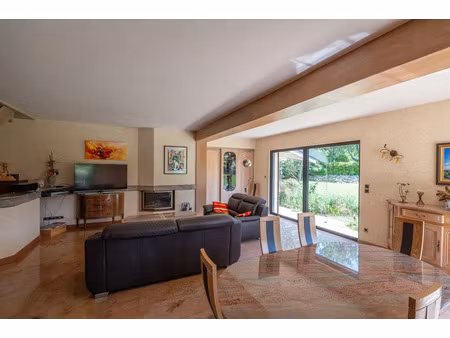au coeur de balma  villa de caractère sur 3000 m2 de terrain arboré