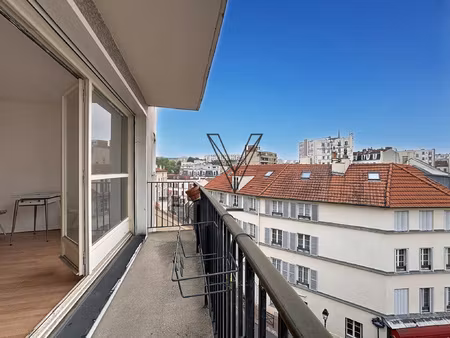 vanves centre historique beau studio avec balcon