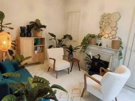 bureau – local à louer dans petit immeuble de caractère en hyper centre de chateau-gontier