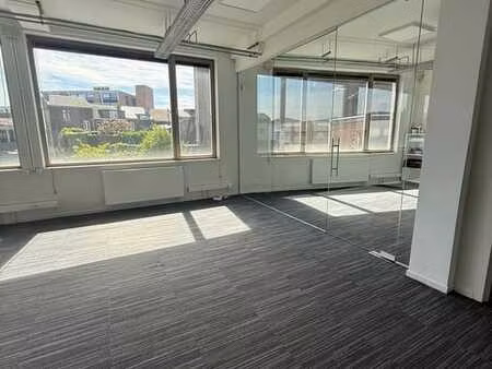 hub à liège / plusieurs espaces dispos / 2 mois gratuits