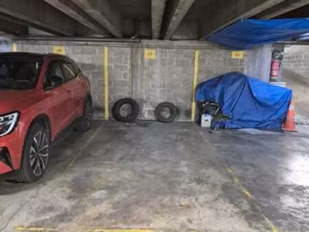 parking a vendre : 0478/46.38.74