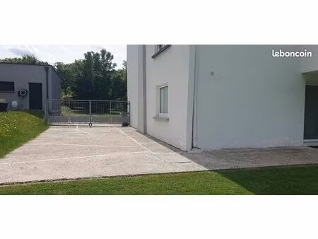 place de parking camping car  caravanne  tout véhicule