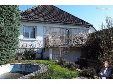 maison 9 pièces 133 m²