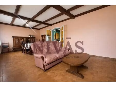 maison et studio de 151 m²