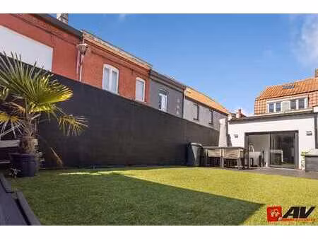 maison 3 facades entièrement rénovée