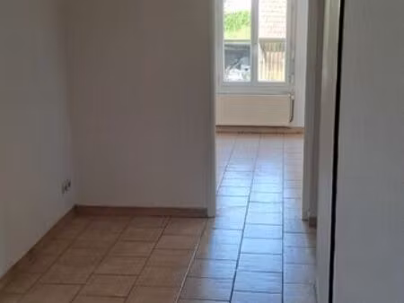 appartement lumineux au 1er étage – calme  grand séjour