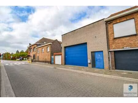 ruime loods met kantoor ruimte (249m²) te maldegem