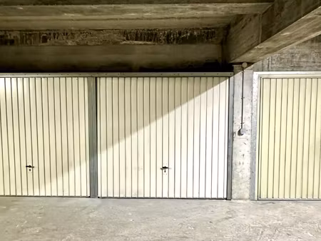 vente garage undefined m²