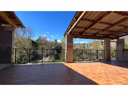 maison avec vue rivière à saint-priest