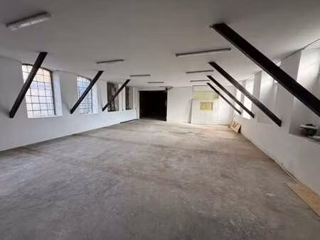 entrepôt de 365m² à louer!