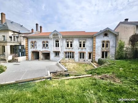 maison 7 pièces 240 m²