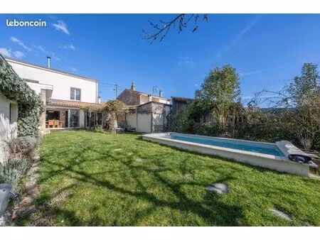 maison 5 pièces 202 m²