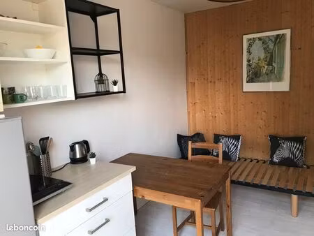 studio meublé idéal étudiant(e) - proximité uco (5min à pied) et arifts + lignes bus c4 et