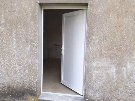 box de stockage / garde-meuble à louer