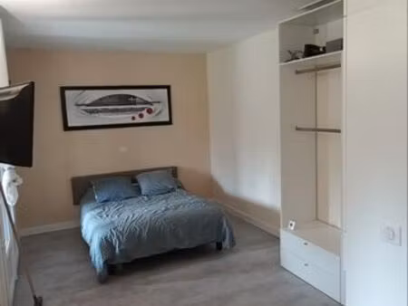 grande chambre 20m2 entièrement équipée (type studio)