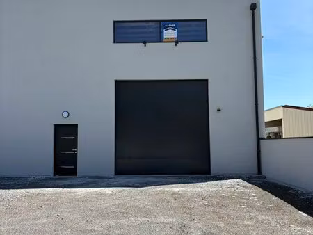 local commercial dépôt 200m2 possibilité 400m2