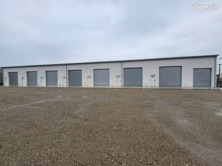a louer local d'activites neuf 100 m²