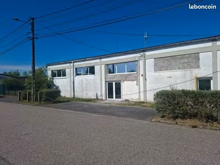 local commercial 250 m² + 1 bureau isolé avec chauffage