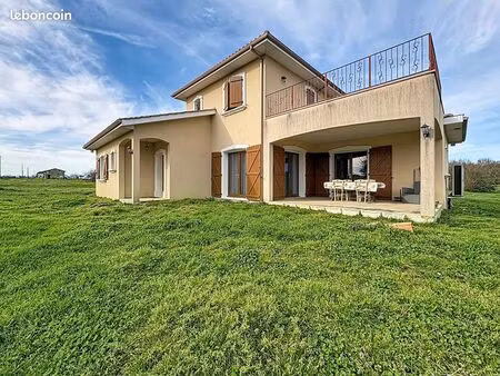 propriété 5 pièces 172 m²