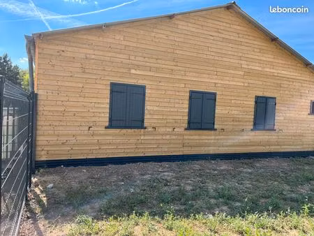 local commercial 100m2