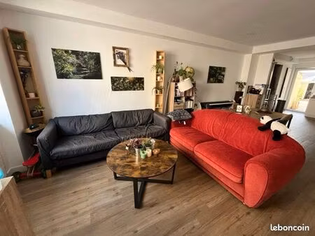 grande maison de bourg à faire vivre et à partager