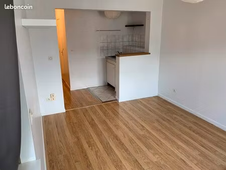 location logement studio 31 m2 - peltre
