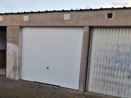 garage box 15m2 dans quartier résidentiel