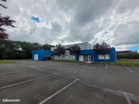 local 1050 m² la chevroliere