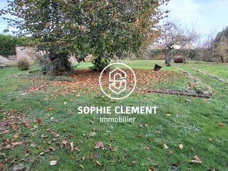 terrain 820 m² troissereux