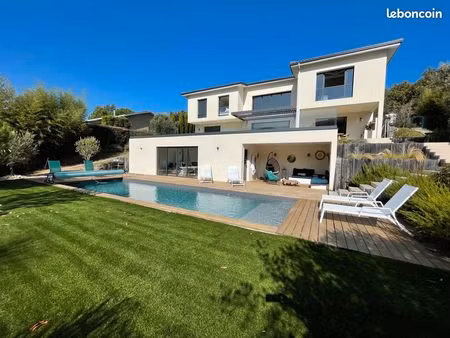 maison - 7 pièces - 250m2
