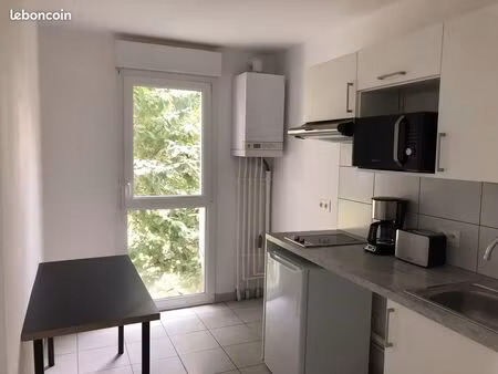 bel appartement 2 pièces meublé - balcon et stationnement – 45 m² – maizières-lès-metz