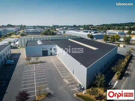 local d'activité 642 m²