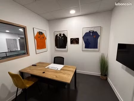 bureau 13m² en co-working au sein d'un complexe de padel - le set