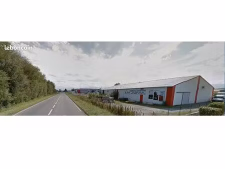 local 100 m2
