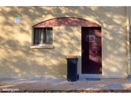 local commercial / bureau