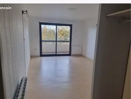 appartement 600 laval avec service senior
