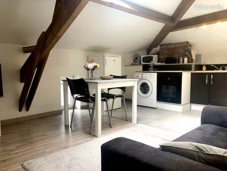 appartement t2 meublé de charme – 40 m² – centre de souillac – libre de suite