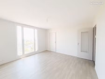 t4 de 85 m² refait à neuf – belle pièce à vivre
