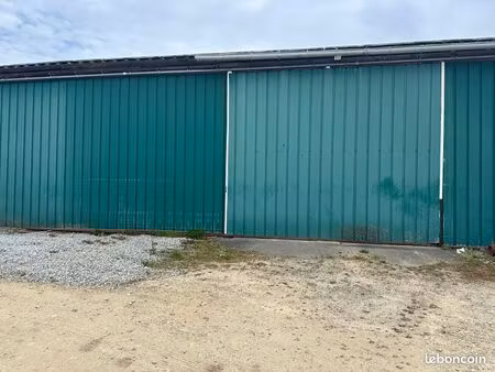 loue hangar